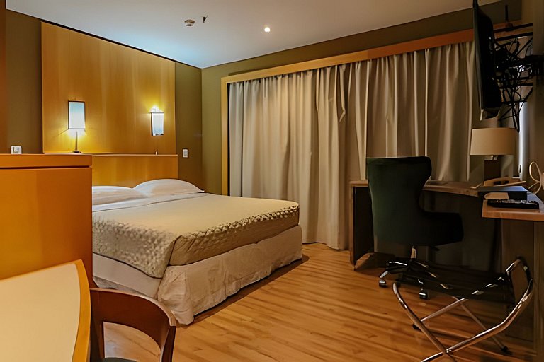 1707 Flat com duas suites com serviço de Hotel no Itaim Bibi