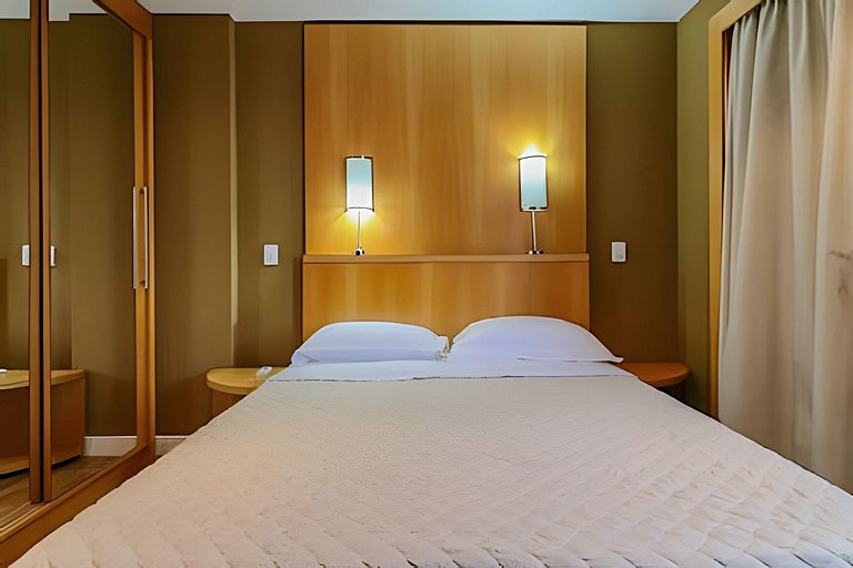 1707 Flat com duas suites com serviço de Hotel no Itaim Bibi