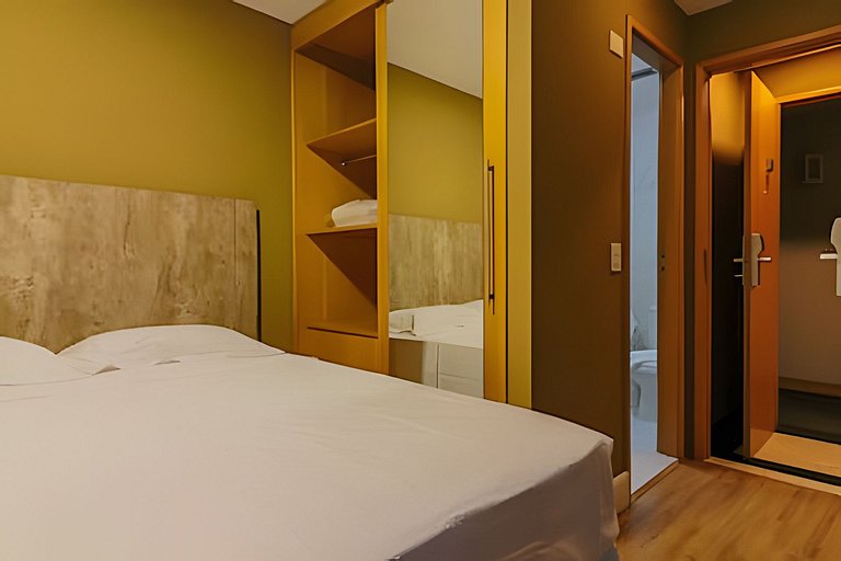 1707 Flat com duas suites com serviço de Hotel no Itaim Bibi