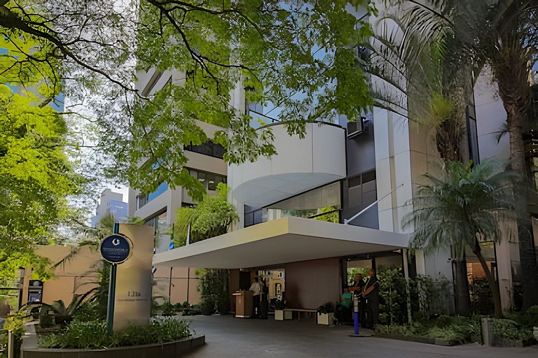 1707 Flat com duas suites com serviço de Hotel no Itaim Bibi
