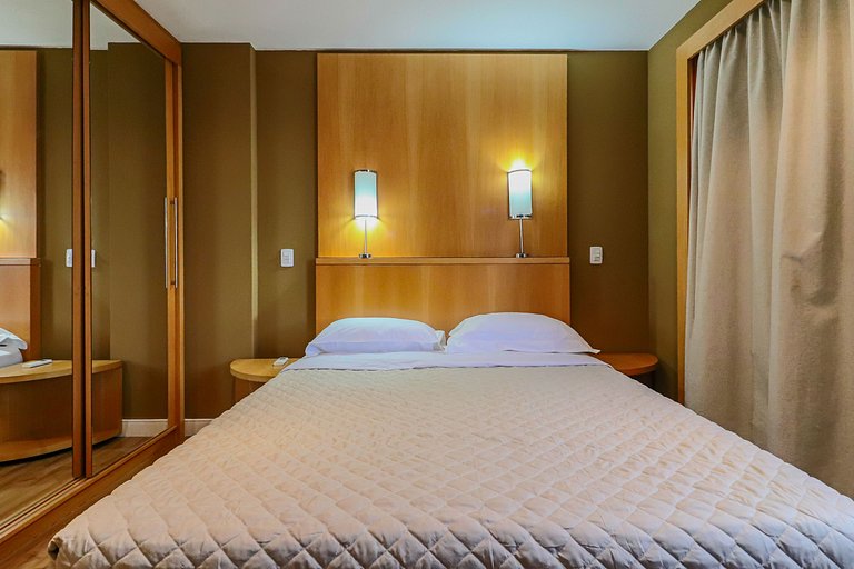 1707 Flat com duas suites com serviço de Hotel no Itaim Bibi
