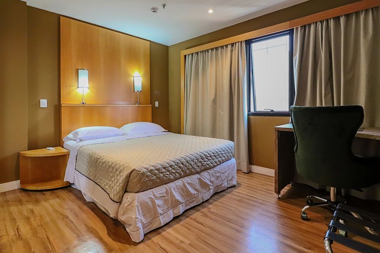 1707 Flat com duas suites com serviço de Hotel no Itaim Bibi