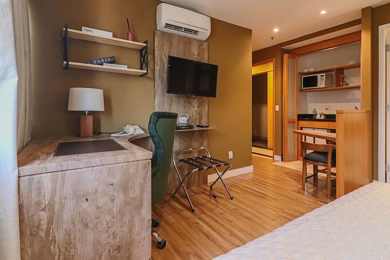 1707 Flat com duas suites com serviço de Hotel no Itaim Bibi