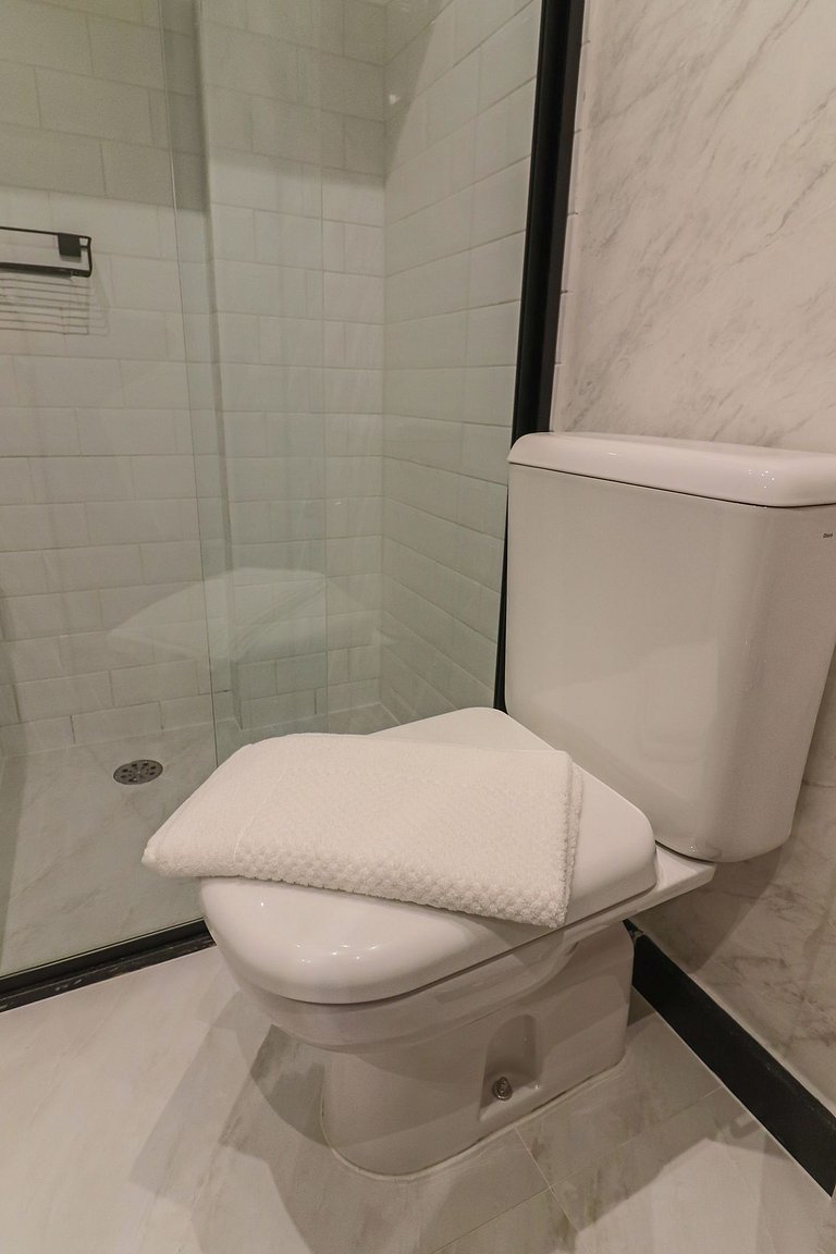 1707 Flat com duas suites com serviço de Hotel no Itaim Bibi