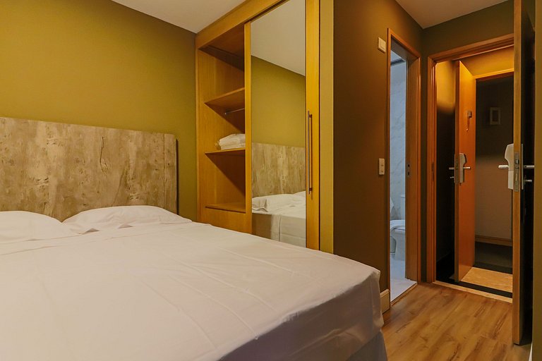 1707 Flat com duas suites com serviço de Hotel no Itaim Bibi