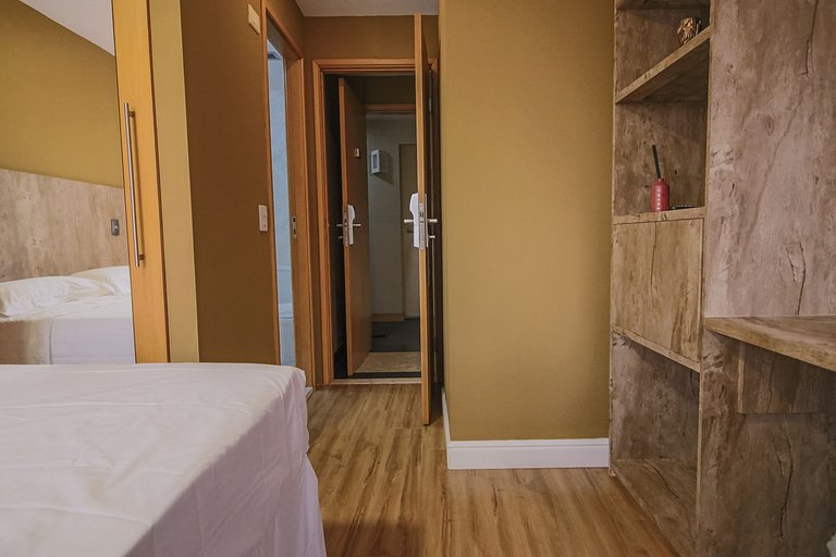 1707 Flat com duas suites com serviço de Hotel no Itaim Bibi