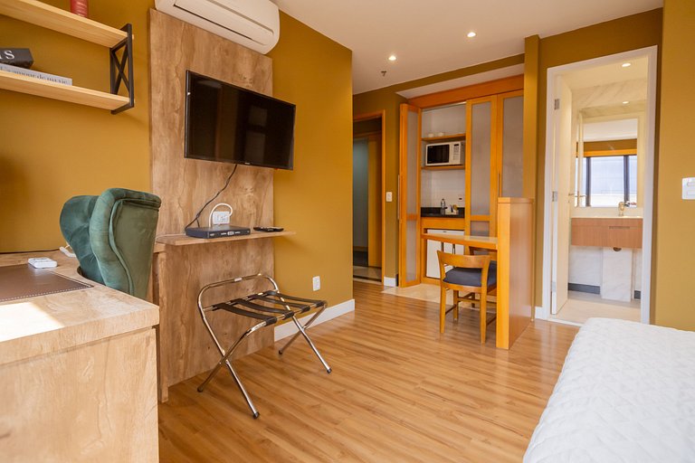 1707 Flat com duas suites com serviço de Hotel no Itaim Bibi