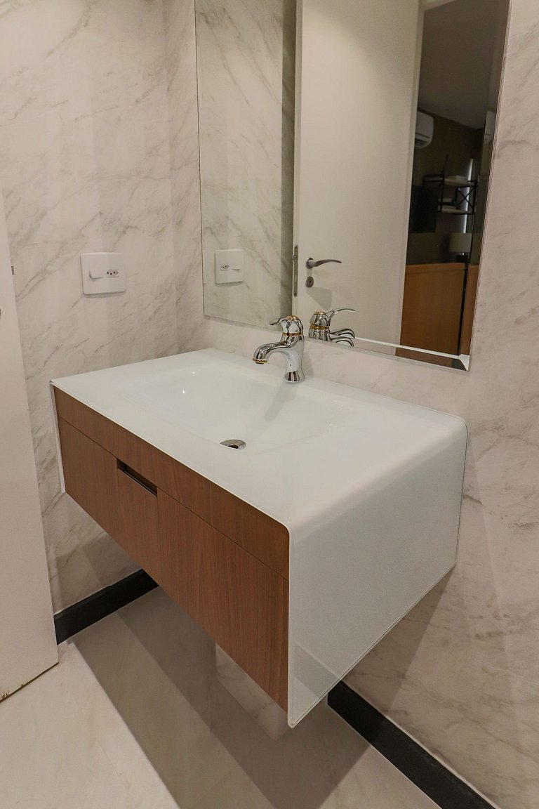 1707 Flat com duas suites com serviço de Hotel no Itaim Bibi