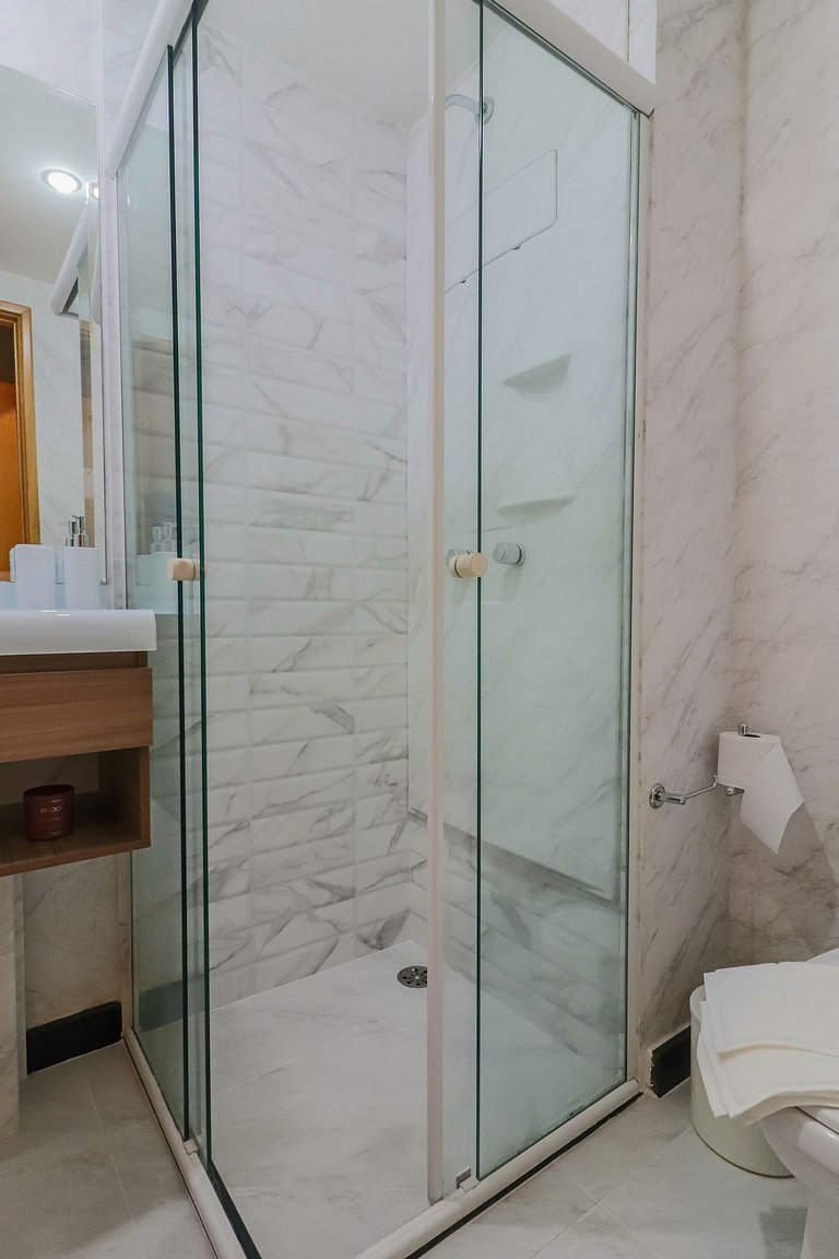 1707 Flat com duas suites com serviço de Hotel no Itaim Bibi